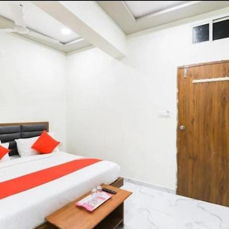 Hotel New Lake View Ahmedabad Eksteriør billede