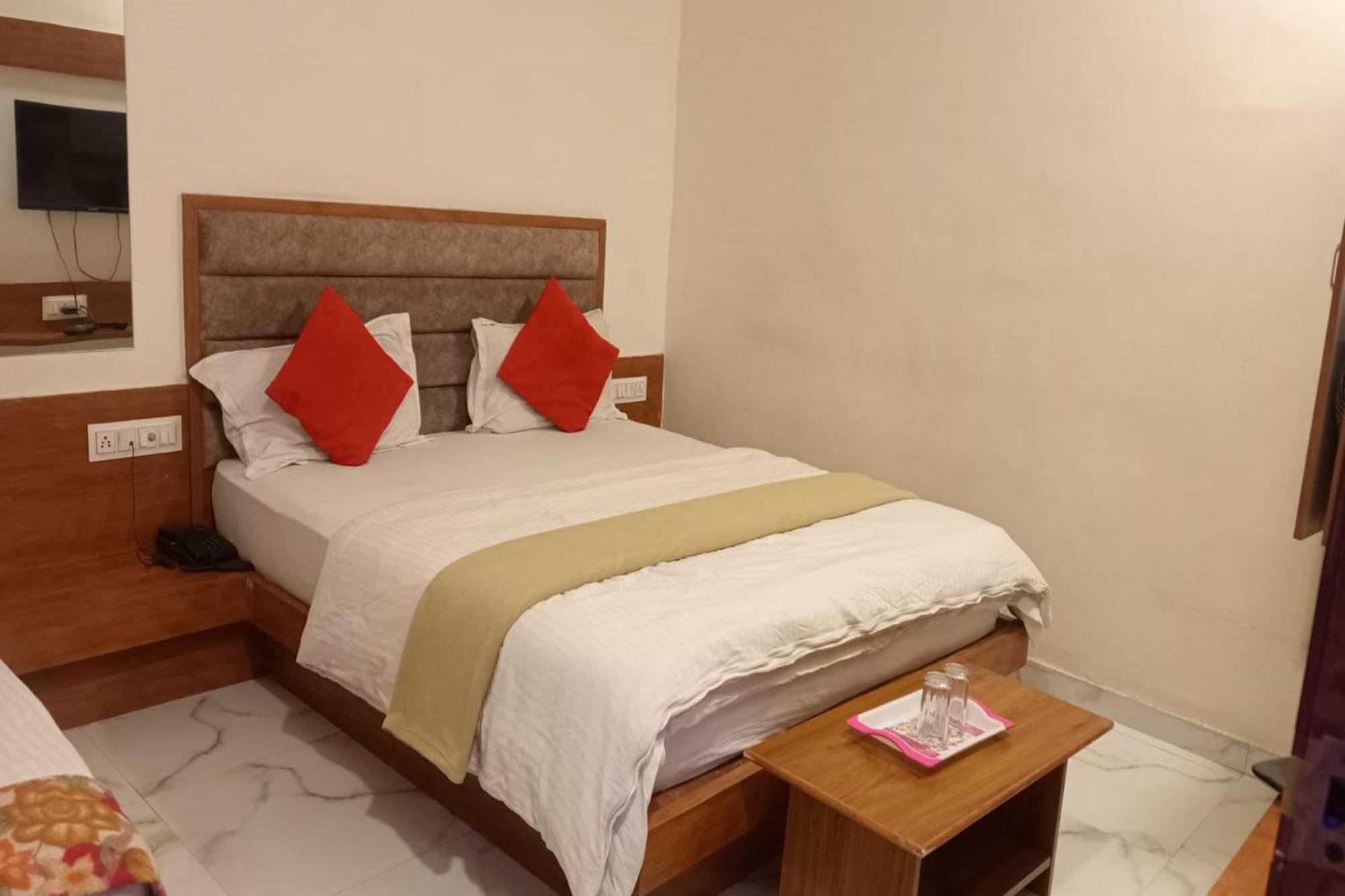 Hotel New Lake View Ahmedabad Eksteriør billede